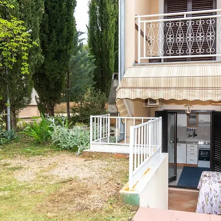 Vitko Near The With Private Parking & Grill Station Appartement *