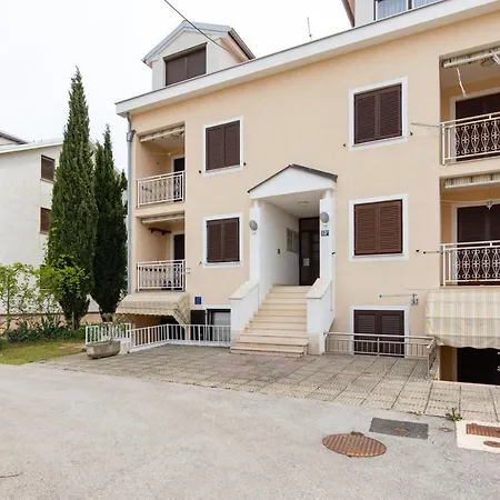 Vitko Near The With Private Parking & Grill Station Apartment *