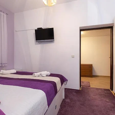 Vitko Near The With Private Parking & Grill Station Apartment