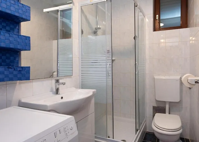 Vitko Near The With Private Parking & Grill Station Punat