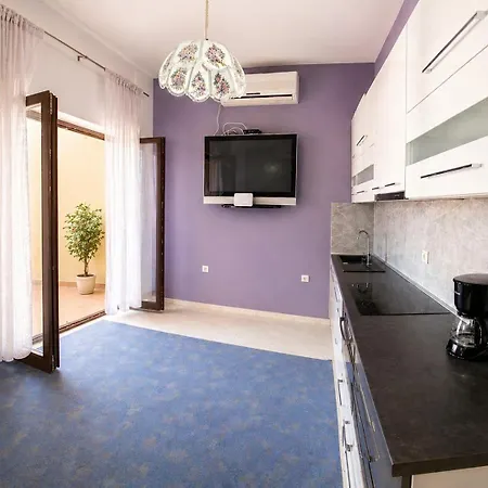 Apartament Vitko Near The With Private Parking & Grill Station